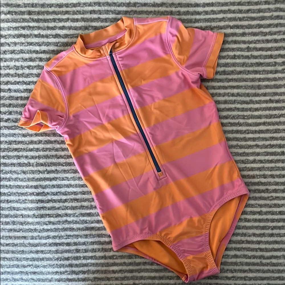 EUC PRIMARY HALF-ZIP SHORT SLEEVE 1 PIECE RASH GUARD SIZE 4-5